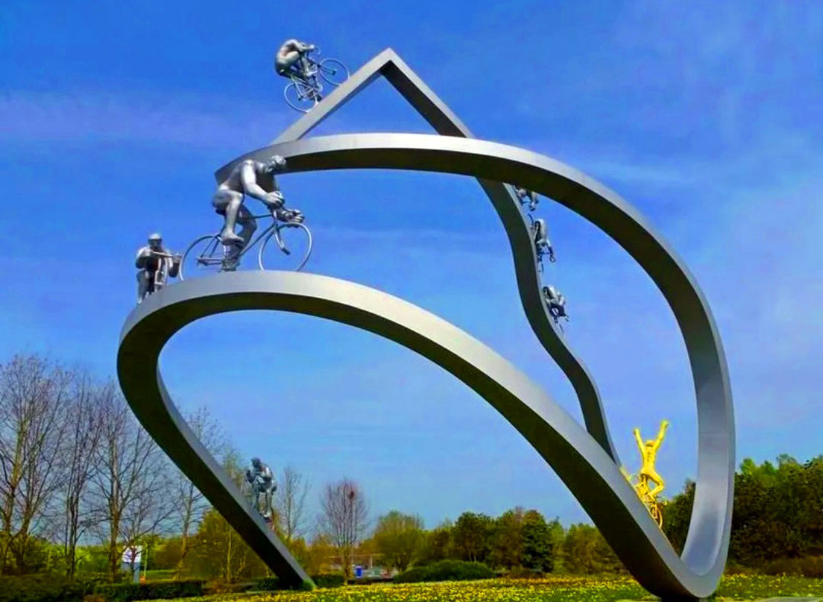 Welosipede bagyşlanan täsin ýadygärlikler